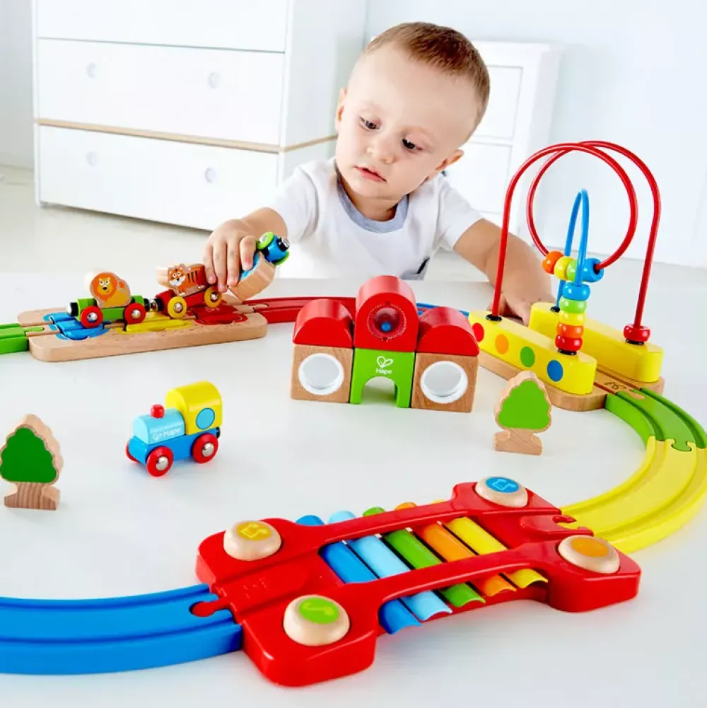 Hape Circuito Infantil: Tren Musical Con Encajable Y Pasabolas Clearance